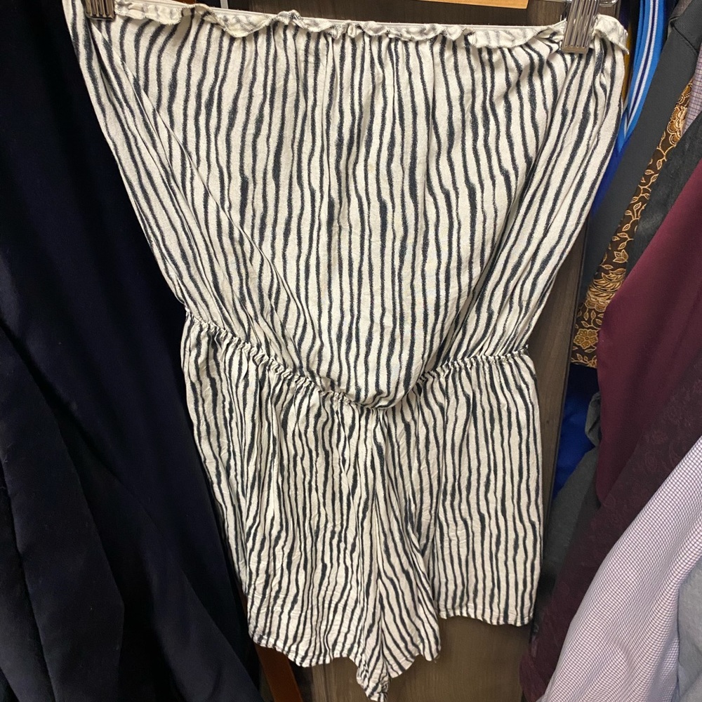H&M black and white horizontal strapless romper